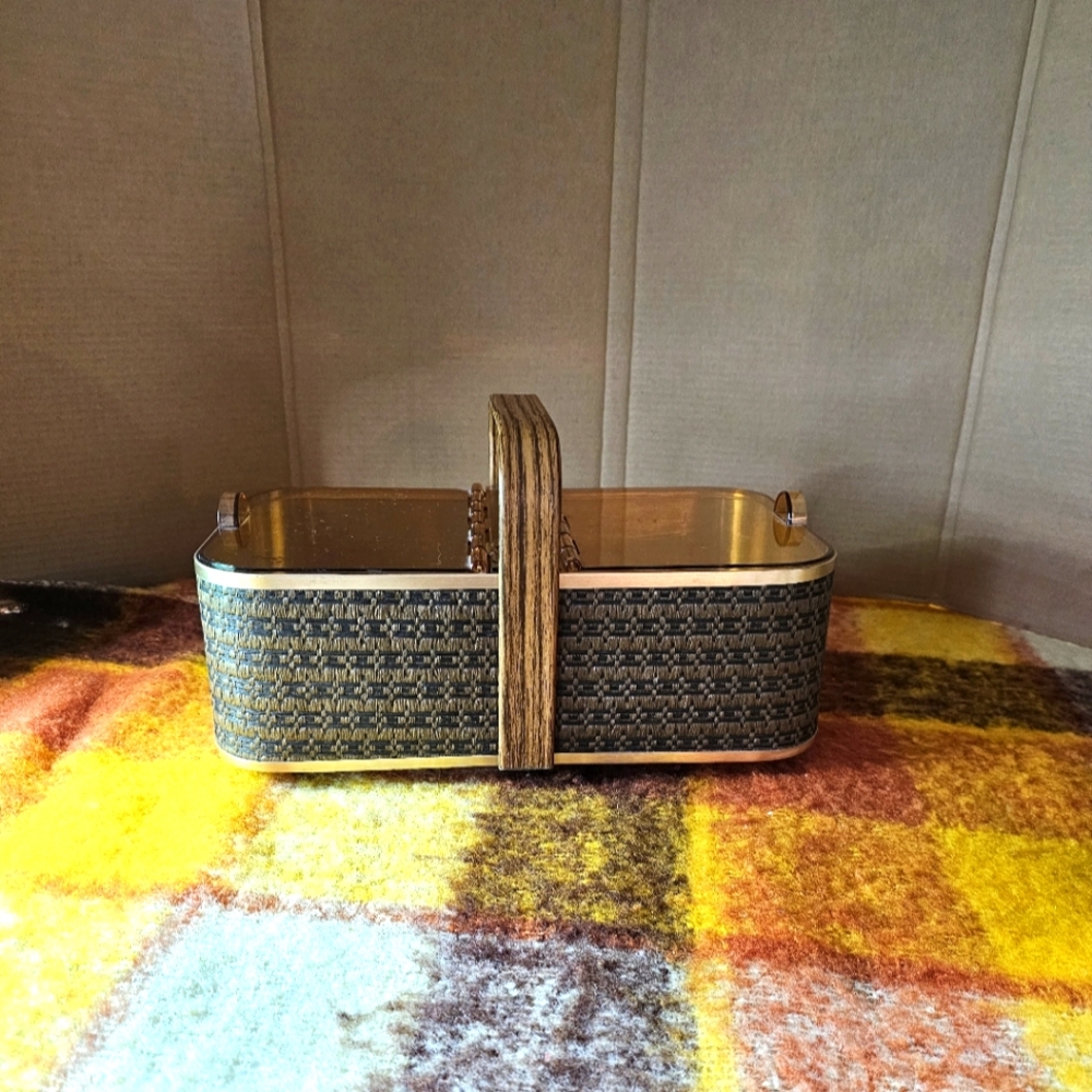 Vintage Retro Salton Hot Basket Bun Warmer